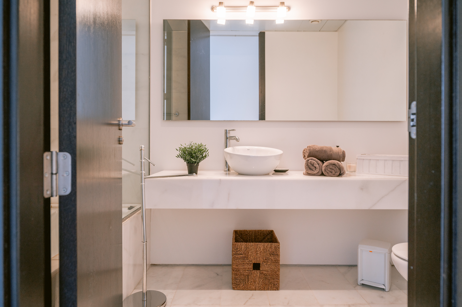 Resa Estates Talamanca for sale Pouet luxury bathroom 2.JPG